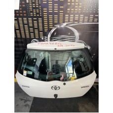 Ляда Toyota Yaris 2007p