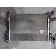 Радіатор двигуна на OPEL CORSA 1.2D - 55701408 Радіатор двигуна на OPEL CORSA 1.2D - 55701408